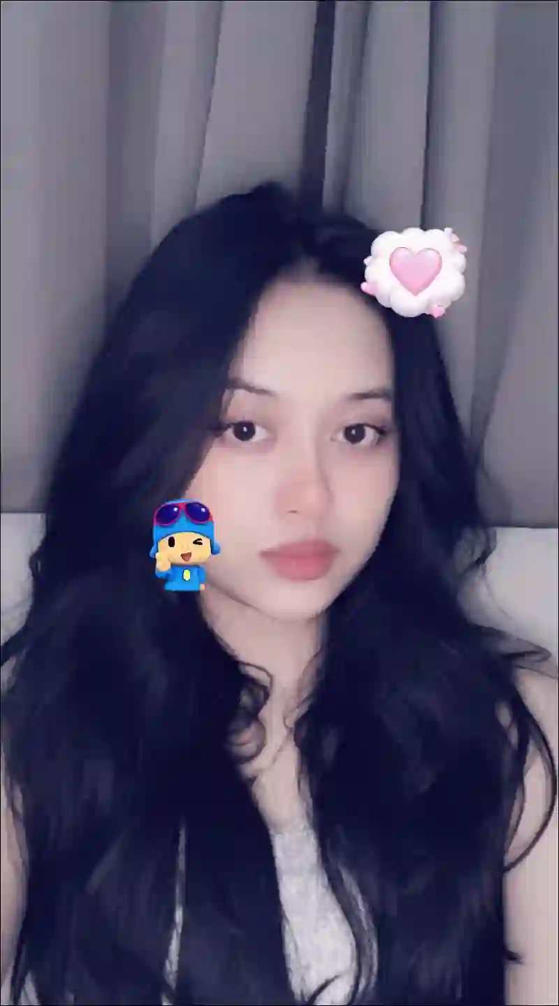 Blue Poca Heart Snapchat Lens